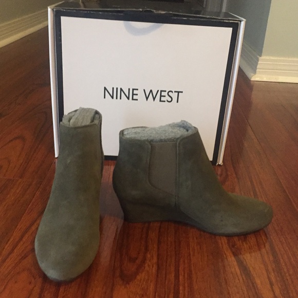 nine west chelsea boots